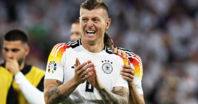 Kroos pep talk calms Germany before record win