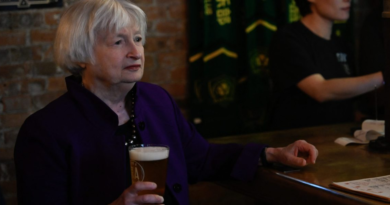 Janet Yellen is a fan of ‘Diners, Drive-ins and Dives,’ In-N-Out burgers, and visiting restaurants to go beyond economic data