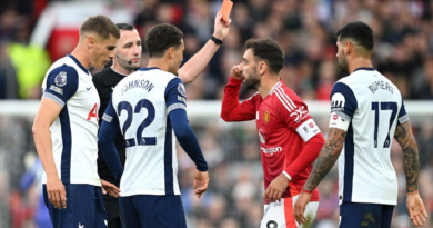 Should Bruno Fernandes' red card vs. Tottenham have been overturned?