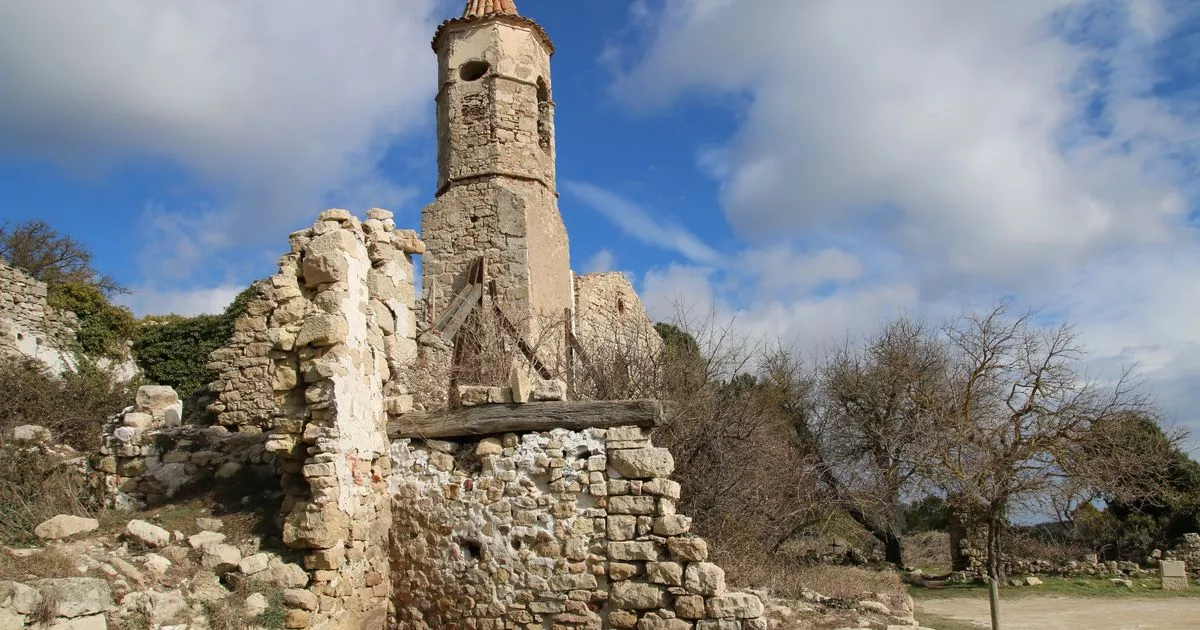 Man mysteriously vanished after touching 'haunted' stone in abandoned town – The Mirror