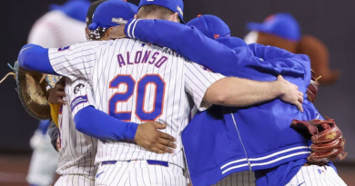 Magical Mets win Game 3, push Phillies to brink