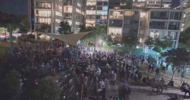 Pokemon Go Australia Crowd