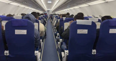 Man slammed over annoying plane habit that 'a lot of tall people do' – Express