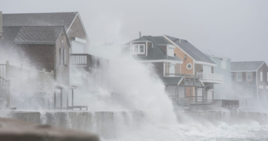 ‘Bomb cyclone’ kills 1 as it cuts power to over 600,000 and downs trees