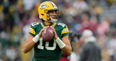 Follow live: Jordan Love, Packers host Dolphins in Thanksgiving nightcap