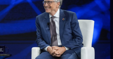 Bill Gates ‘didn’t believe in vacations’ and worked on the weekends while building Microsoft—but regretted it. Here are his 3 tips for success