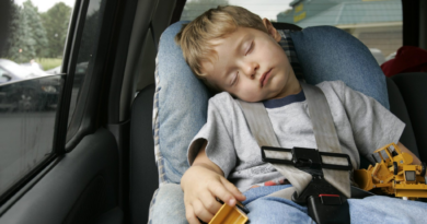 600,000 child car seats recalled due to potentially loose harnesses