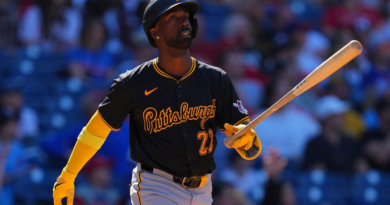 McCutchen returns to Pirates on one-year deal