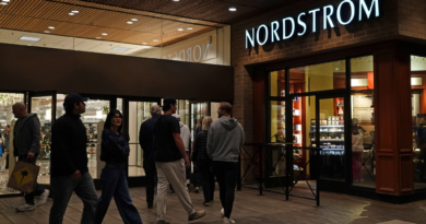 Nordstrom family to take chain private in $6.25 billion deal