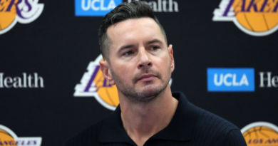 Lakers' Redick loses home; Kerr: Fires 'surreal'