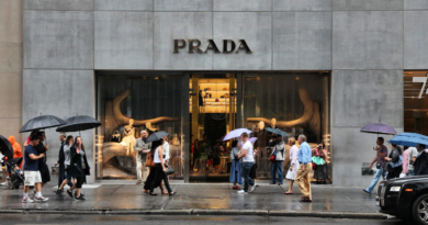 Prada hires Citi to evaluate purchase of Versace, Sole reports