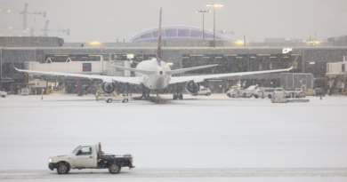 Four passengers injured after Delta Air Lines flight aborts takeoff in Atlanta 