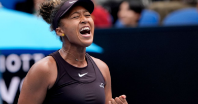 Osaka rallies for statement win vs. No. 20 Muchova