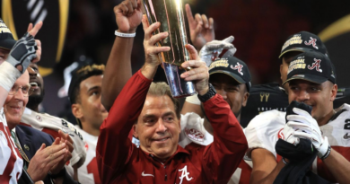 Saban, Meyer, Vick, Strahan top '25 HOF class