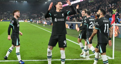 Redemption for Núñez as late goals at Brentford boost Liverpool title bid