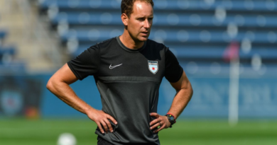 Dash names new coach Gautrat in rebuild attempt