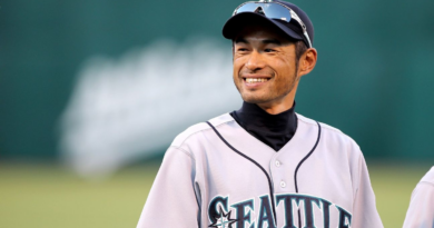 Ichiro wants to have drink with lone HOF holdout