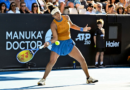 Osaka out of Auckland final with apparent injury