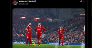 Salah posts cryptic snap with TAA, Van Dijk